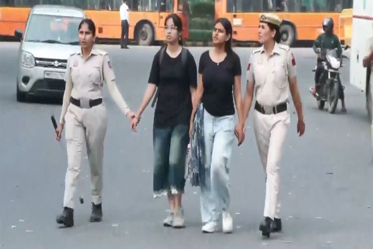 Delhi Police detained protesters 