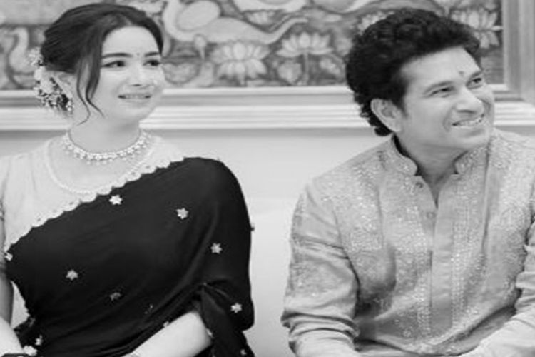 Cricket icon Sachin Tendulkar with his daughter Sara 