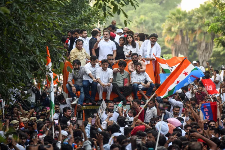 INDIA bloc leaders marched towards the Supreme Court on Monday