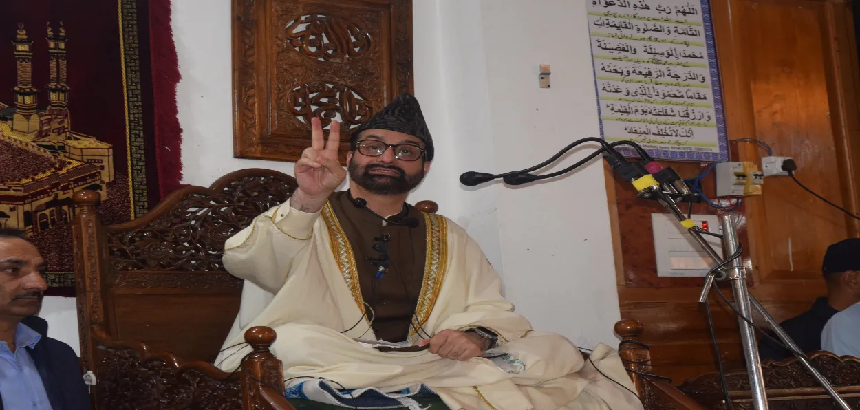 Mirwaiz Moulvi Umar Farooq delivering sermon from the pulpit inside the shrine of Sheikh Noorudin Noorani at Chrar-e-Sharif
