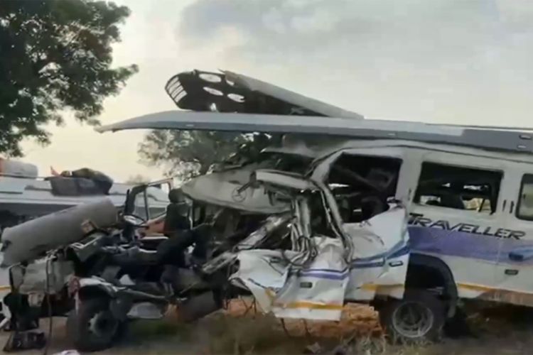 Three killed after a minibus collides with a trailer on National Highway (NH) 48
