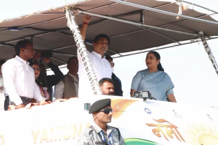 Delhi Chief Minister Rekha Gupta and Delhi Minister Kapil Mishra inspected 'Namo Yamuna River Safari' 