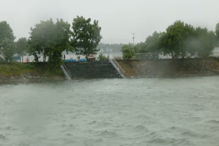 Rain lashed parts of Khordha district in Odisha as Cyclone Arnab approaches