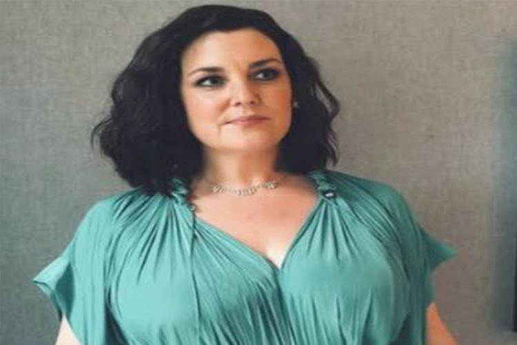 Actress Melanie Lynskey 