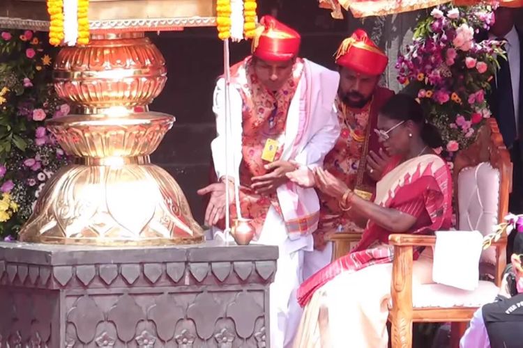 President Droupadi Murmu participates in rituals during Dhwajarohan ceremony