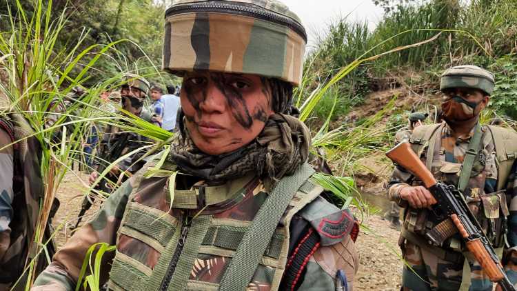 https://www.awazthevoice.in/upload/news/Assam_Rifles_women.ATV.jpg
