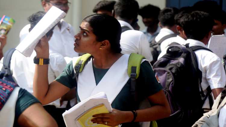 School Children doing a last-minute revision before appearing for their CBSE board Exams in Chennai (FILE PHOTO)