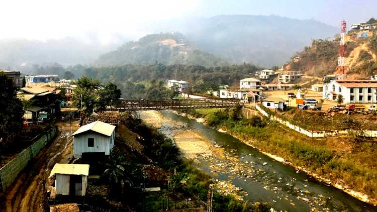 The Rickhawdar (right)-Zokhawthar (left) border crossing between India & Myanmar in Manipur