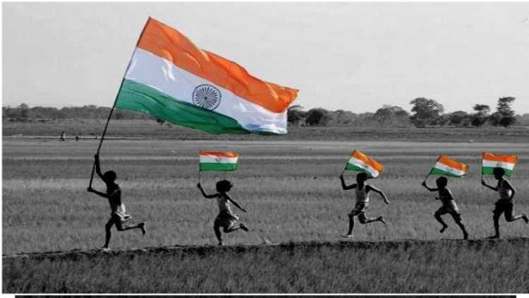 Children carrying Indian national flag