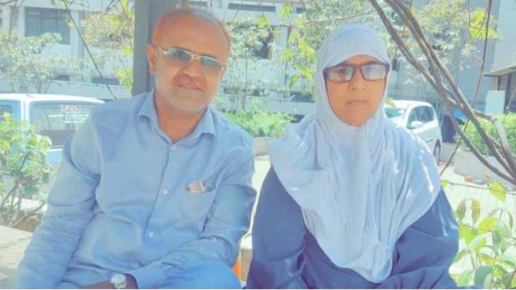 Anjum Inamdar with wife Asiya Inamdar