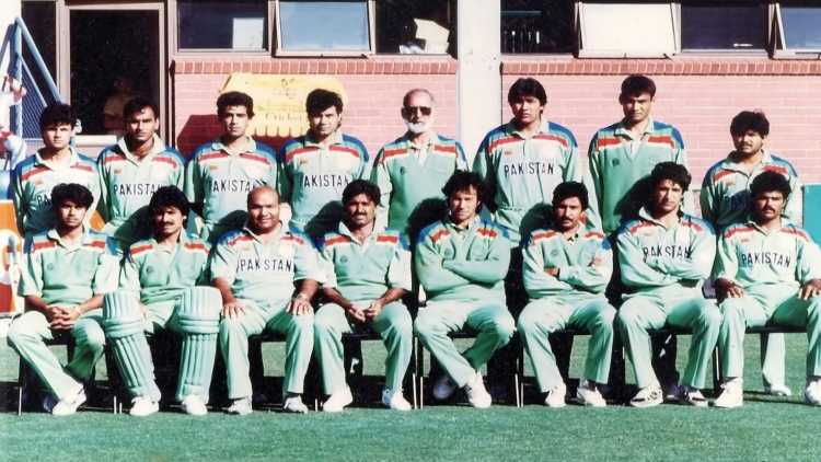 Pakistan team with Imran Khan and Javed Miandad
