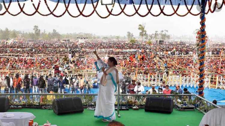 Mamata Benerjee campaigning 