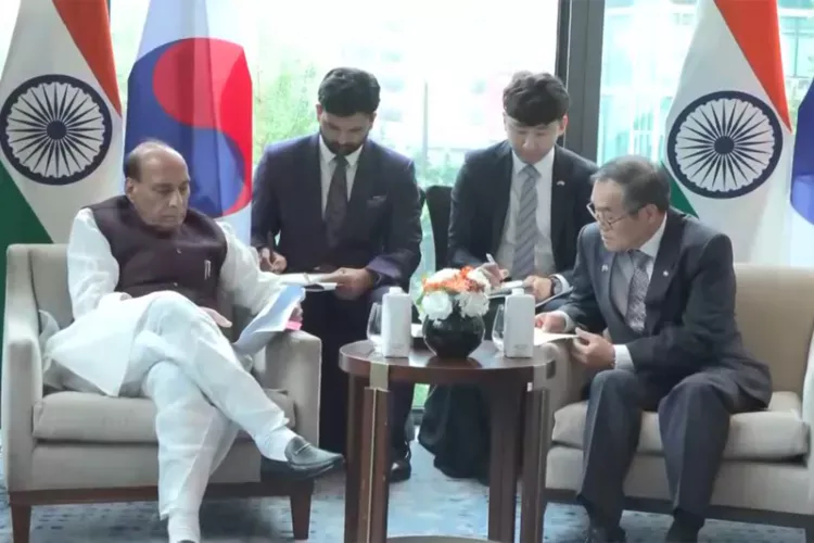 Defence Minister Rajnath Singh with South Korea’s Minister of Defence Acquisition Program Administration (DAPA) Lee Yong‑Cheol 