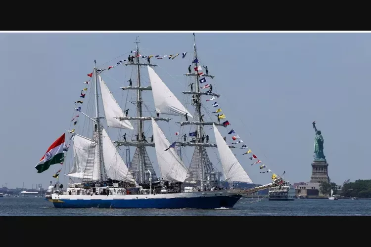 INS Sudarshini 
