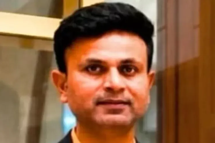 Director Santosh Davakhar 
